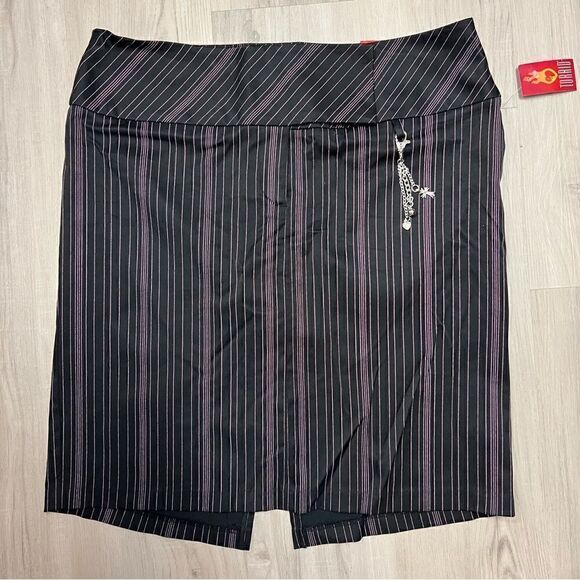 NWT vintage Torrid mallgoth pinstripe midi skirt sz 14 Sexy slit in back stretch - Picture 1 of 10